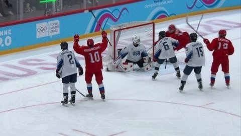 Юношеская сборная России по хоккею одержала победу на Олимпийских играх