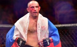 Российский тяжеловес UFC перенёс две операции за 10...