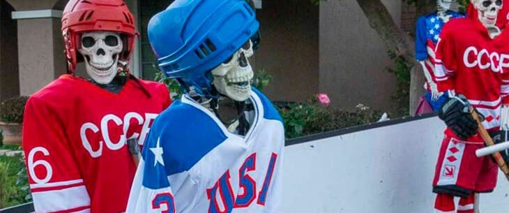 Фанатка хоккея воссоздала великий матч СССР – США в честь Хэллоуина (фото)