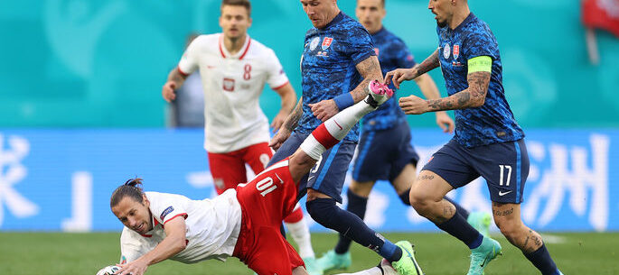 Чехия и Словакия начали чемпионат Европы с неожиданных побед